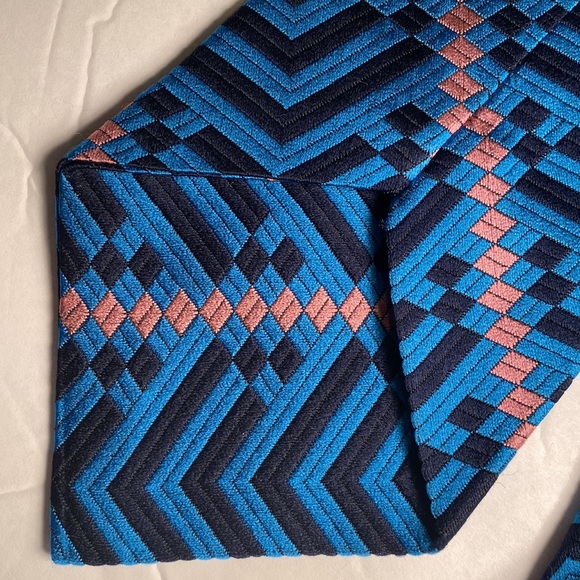 Like New Vintage 60s Textured Acetate Imported Necktie - Picture 9 of 12